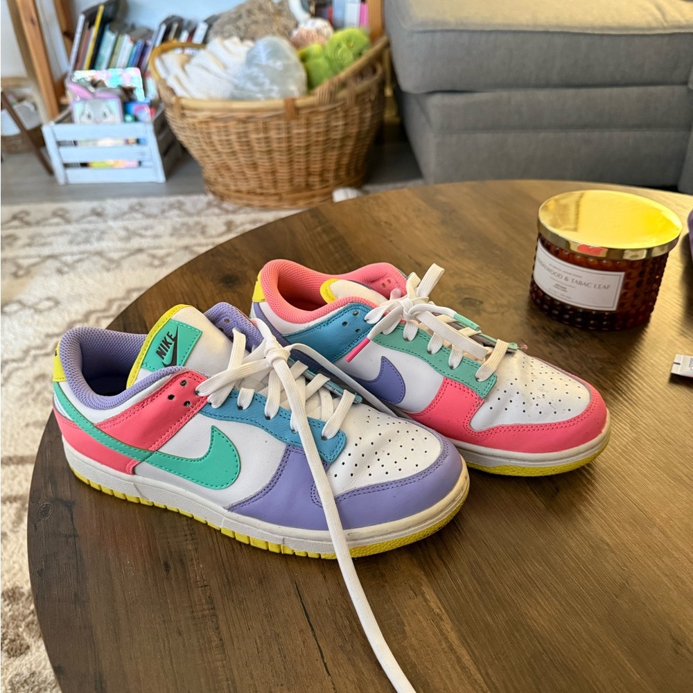 Women’s multicolored sneakers